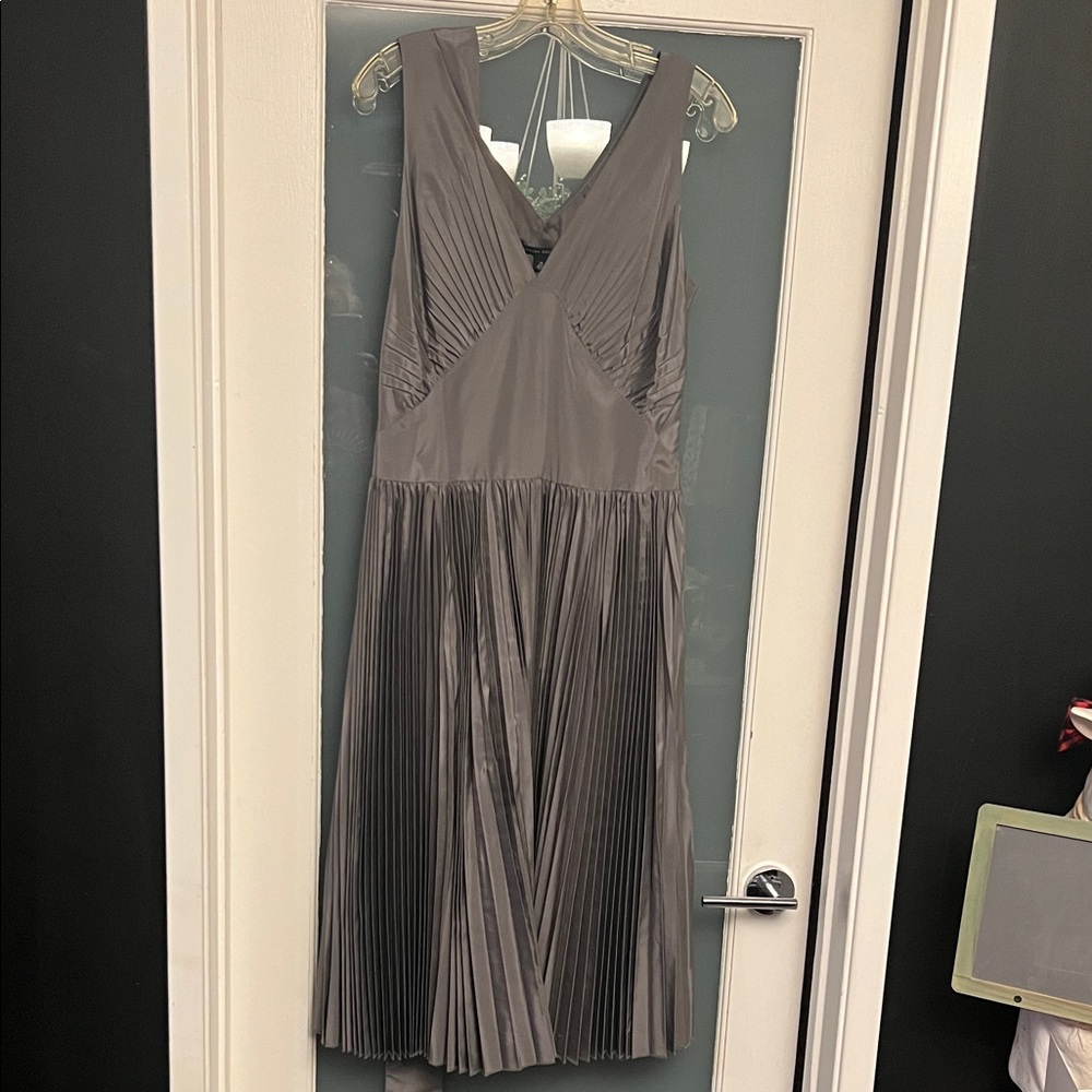 Banana Republic Charcoal Pleated Midi Dress 14 NWOT